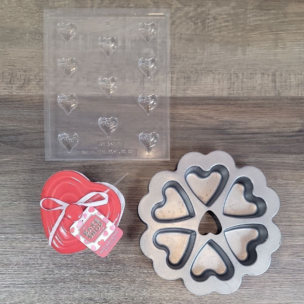 Valentine's Day Bakeware Bundle Nordic Wear Cake Pan Plus Two More Items